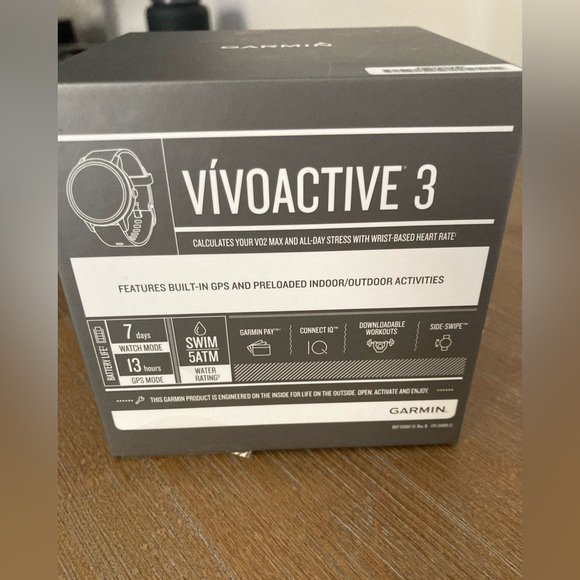 Garmin Vivoactive 3 Smart GPS Watch in white. - Picture 3 of 6